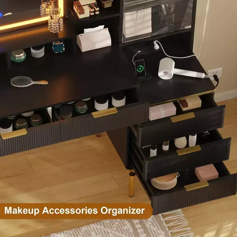 Coiffeuse moderne avec miroir lumineux et détails cannelés
