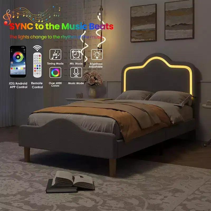 Lit plateforme princesse rembourré en velours avec tête et pied de lit encadrés