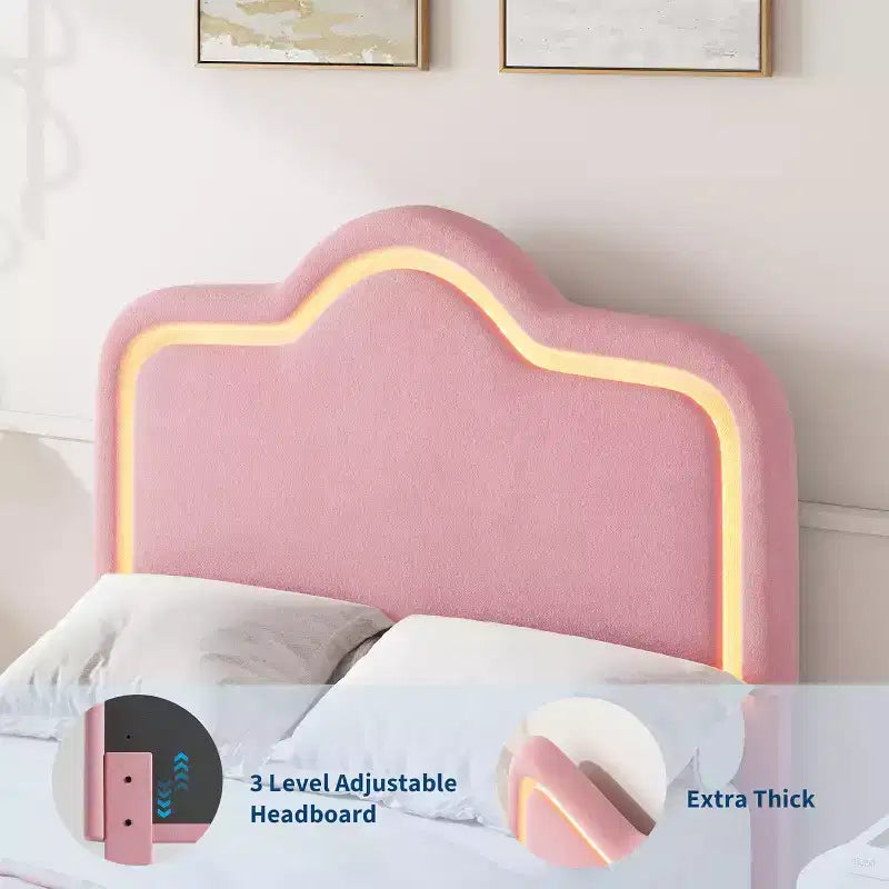 Lit plateforme princesse rembourré en velours avec tête et pied de lit encadrés