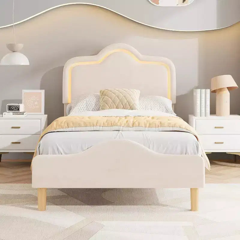 Lit plateforme princesse rembourré en velours avec tête et pied de lit encadrés